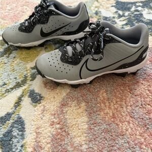 Nike Kids Gray Cleats